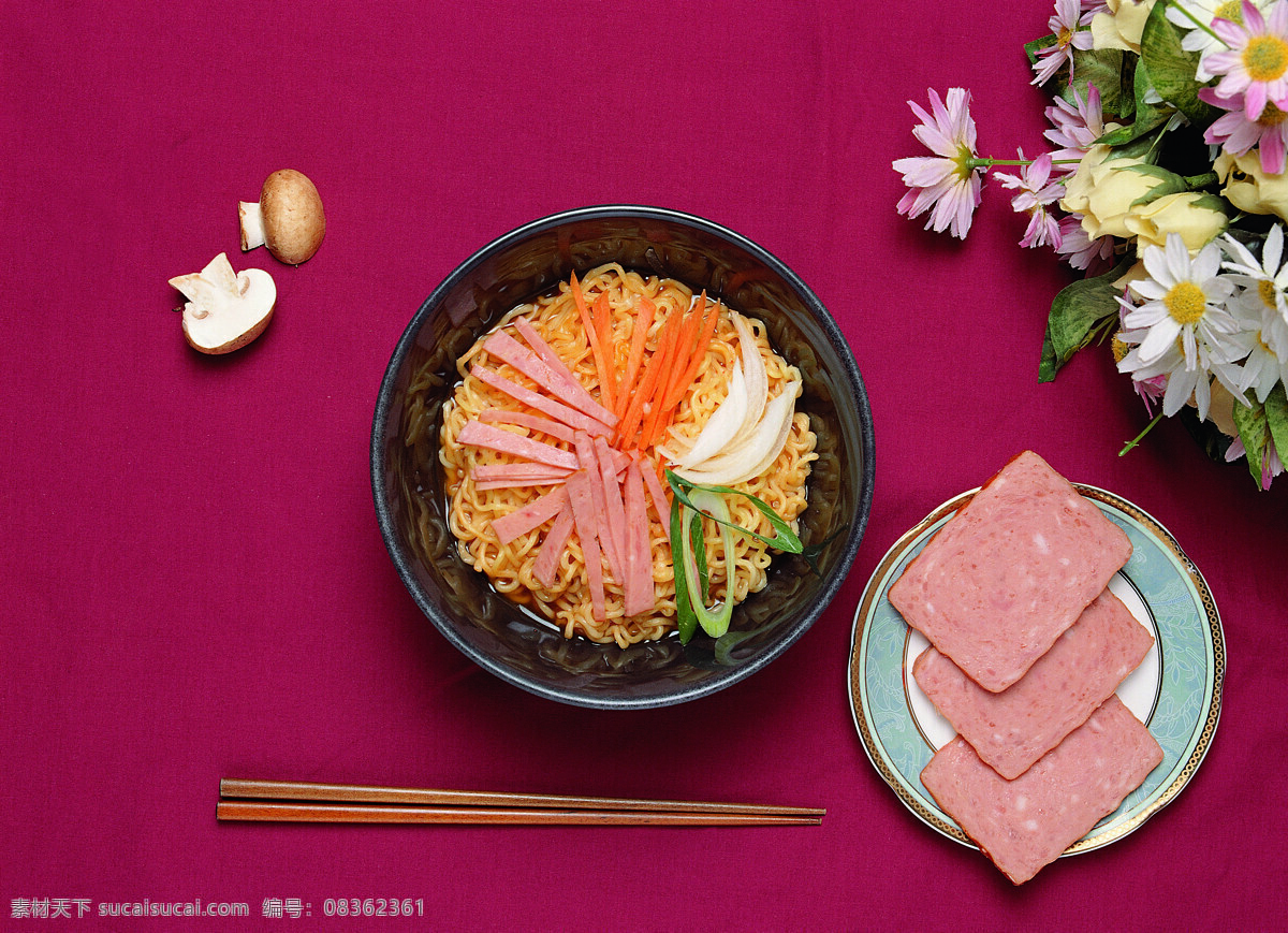 火腿 片 泡面 食物 面食 面条 美味 可口 美食 方便面 火腿片 胡萝卜 洋葱 中华美食 餐饮美食