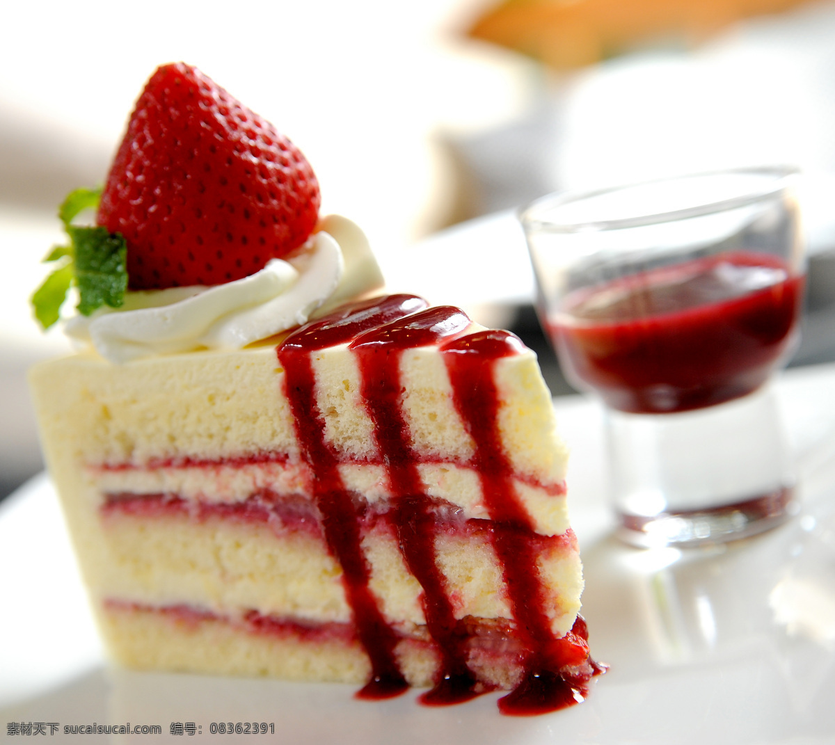 美味 草莓 蛋糕 草莓蛋糕 水果蛋糕 奶油蛋糕 美食 甜品 食物 生日蛋糕图片 餐饮美食