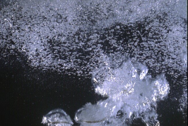 mov 多媒体设计 视频素材 源文件 翻滚 水 模板下载 水流视频素材 水流视频 水视频素材 水花视频 水珠视频 实拍视频
