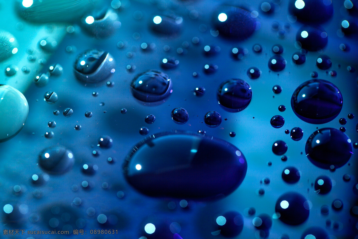 水滴 水珠 水背景 水主题 水元素 蓝色 玻璃 上 冰水烈火 生活百科