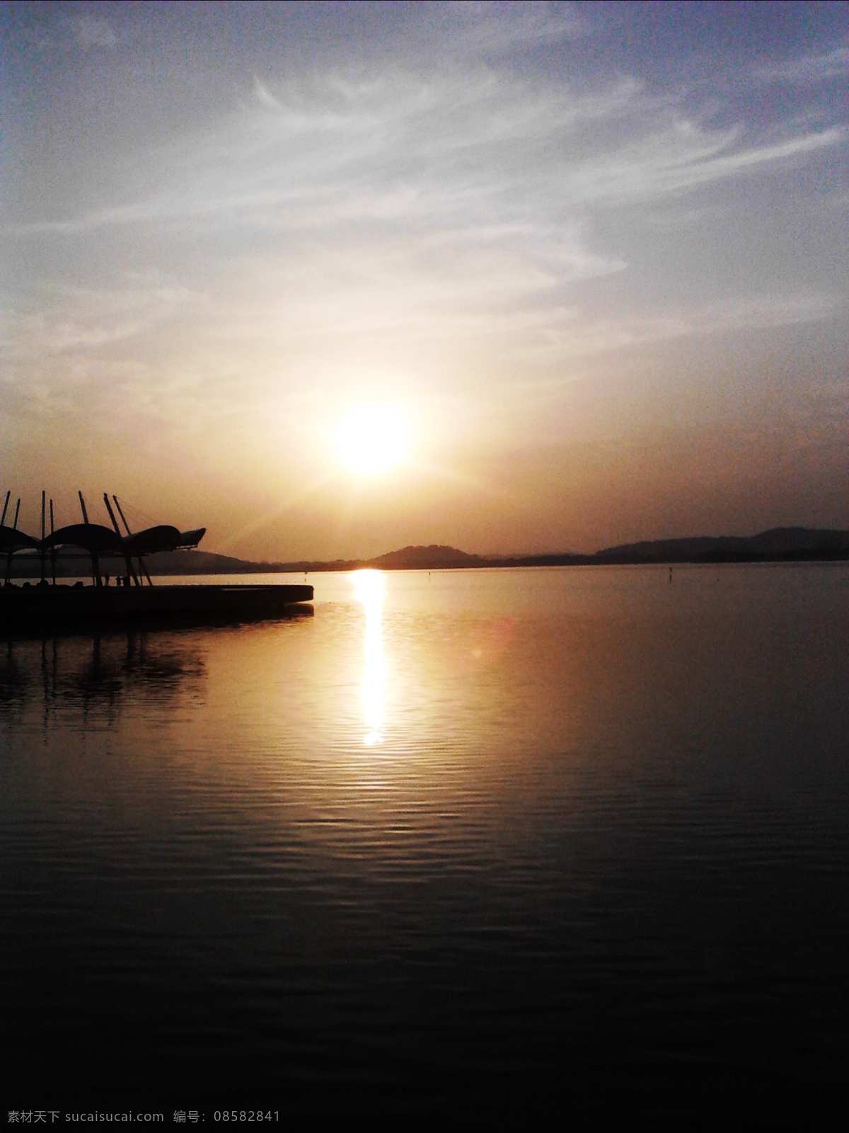 夕阳 下 蠡湖 美景 漂亮 无锡 自然风景 自然景观 夕阳下的蠡湖 百米高喷 矢量图 日常生活