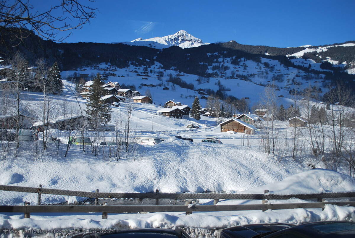 雪山 美景 白雪 护栏 积雪 蓝天 汽车 瑞士 雪松 蓝天下的雪山 阿尔卑斯山 雪山峰 风景 生活 旅游餐饮