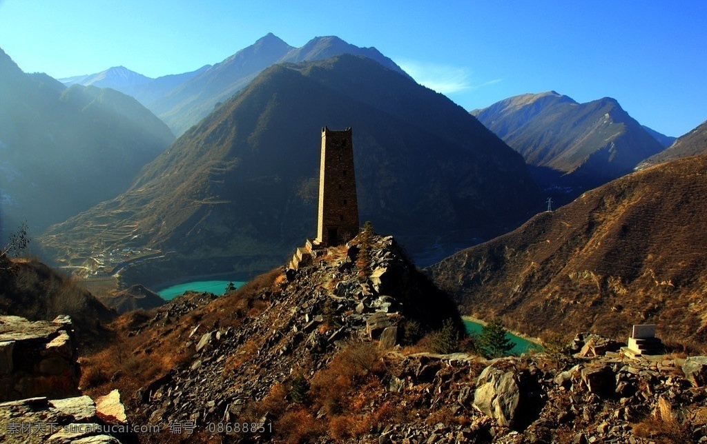 叠溪古堡 叠溪海子 群山 古堡 蓝天 白云 国内旅游 旅游摄影