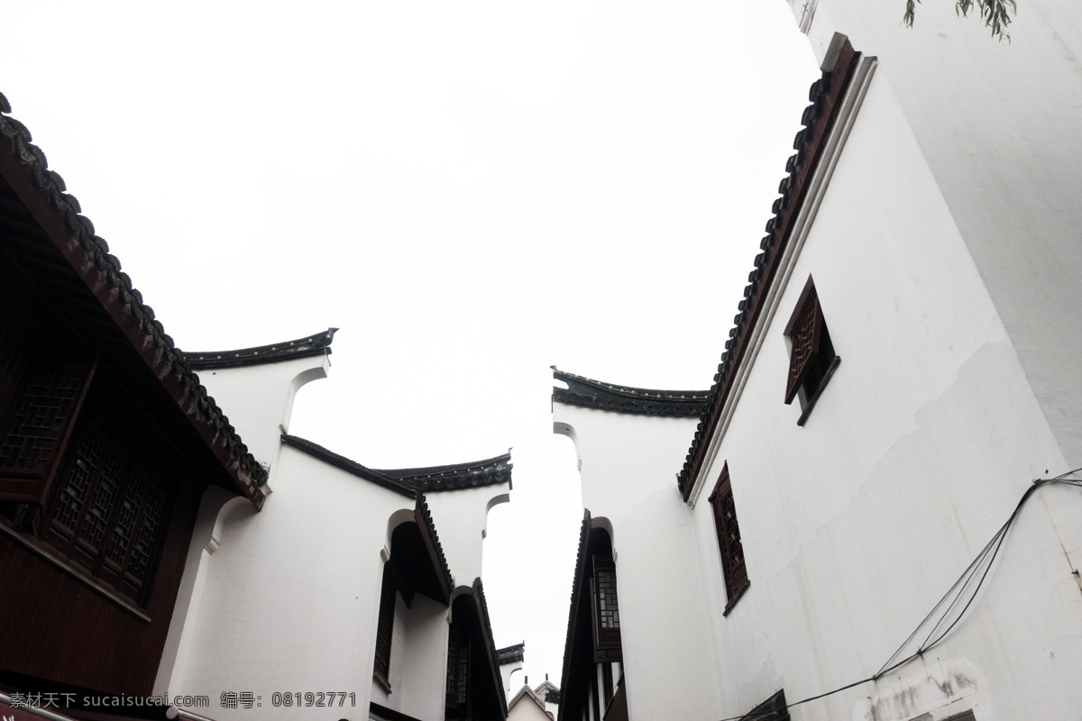 江南小镇 江南古镇 徽派建筑 水墨江南 黑白艺术 艺术摄影 极简江南 线条 明暗 光影 江南 屋檐 屋角 窗格 窗台 庭院 江南庭院 园林 花枝 古风 窗户 园林景观 线条感 一线天 院门 圆门 门环 门扣 烟雨江南 旅游摄影 国内旅游