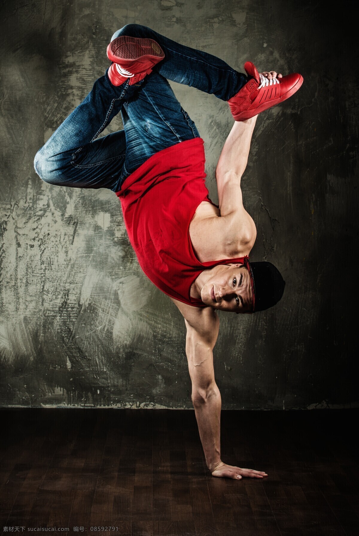 倒立 跳舞 男舞者 男人 舞者 舞蹈演员 舞蹈家 职业人物 生活人物 人物图片