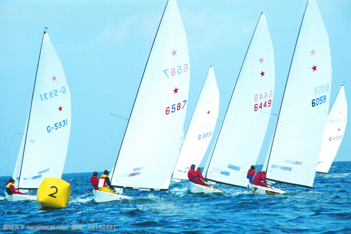 海上帆船比赛 白色帆船 海上比赛 水上运动 娱乐休闲 生活百科