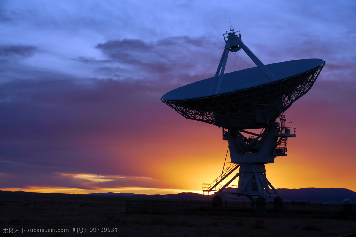 雷达 接收器 设备 高清 黄昏 傍晚 夕阳 科技 未来 夜景 天空 白云 卫星天线 卫星接收器 美丽风景 景色 风景 宇宙 太空 现代科技 黑色