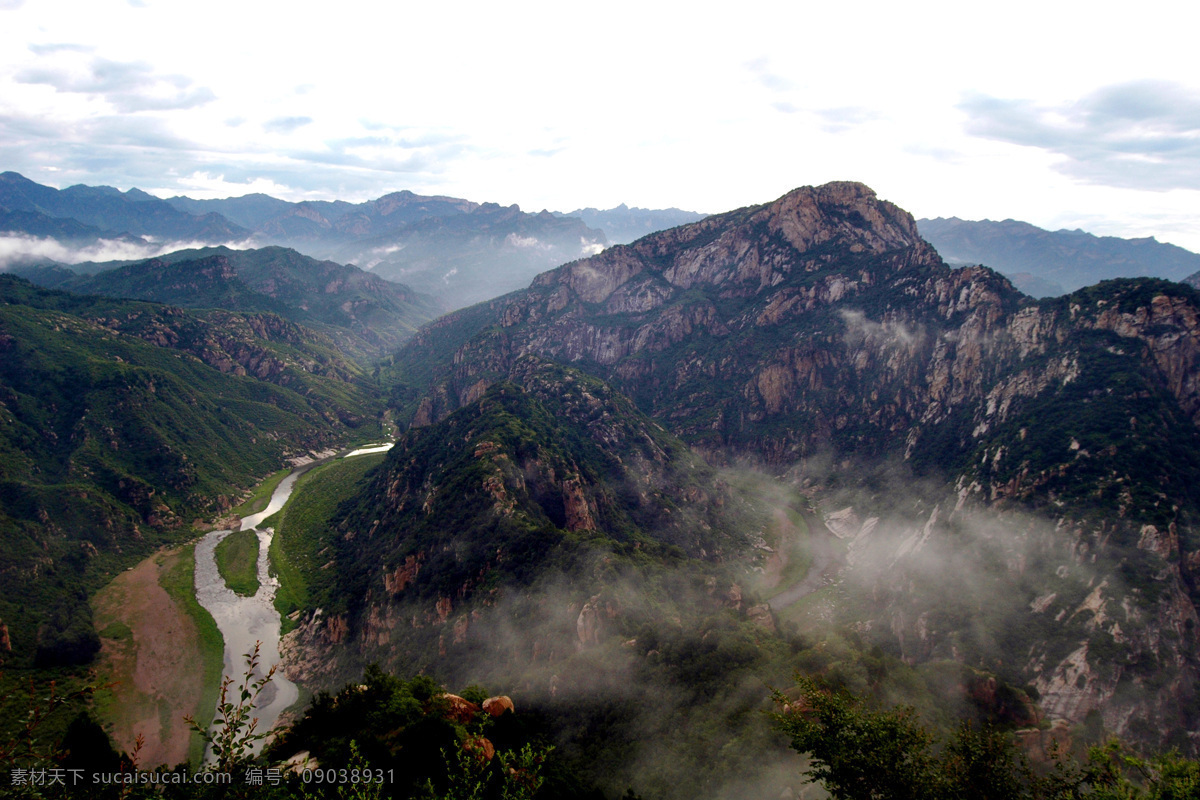 北京 雅鲁藏布 大峡谷 高山 峡谷 山中远景 俯视群山 自然风景 自然景观
