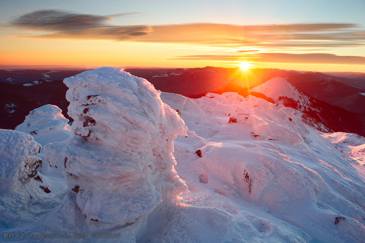 冰天雪地 日出 太阳 晚霞 云彩 彩云 云朵 云层美景 天空云彩 自然景观 美丽风光 天空图片 风景图片