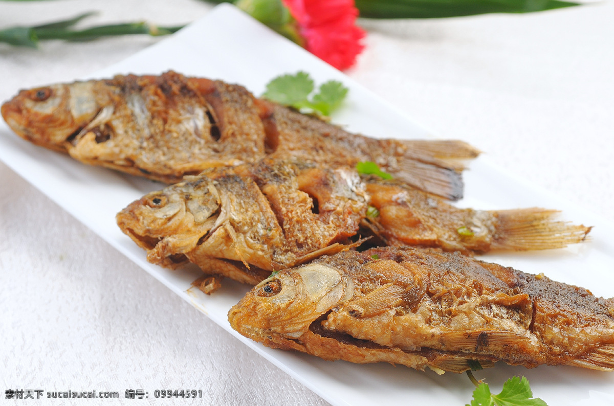 香煎鲫鱼 铁板烤鱼 香煎小黄鱼 煎鱼 鲫鱼 小黄鱼 辣椒 菜单 菜谱 菜品 中餐 美食 川菜 湘菜 食材 食物 菜品图片 餐饮美食 传统美食