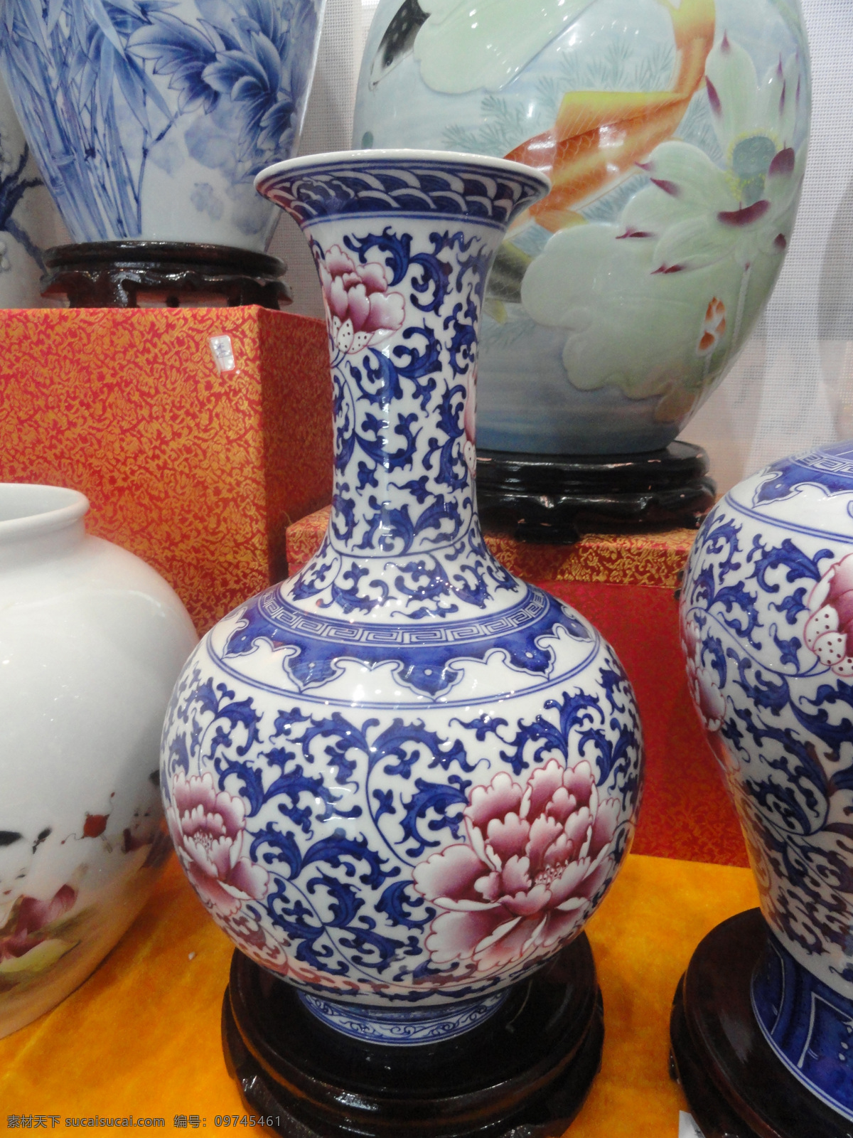 青花瓷 细 颈 瓶 瓷器 美术绘画 文化艺术 中国瓷器 中国风 中国元素 青花瓷细颈瓶 青花缠枝