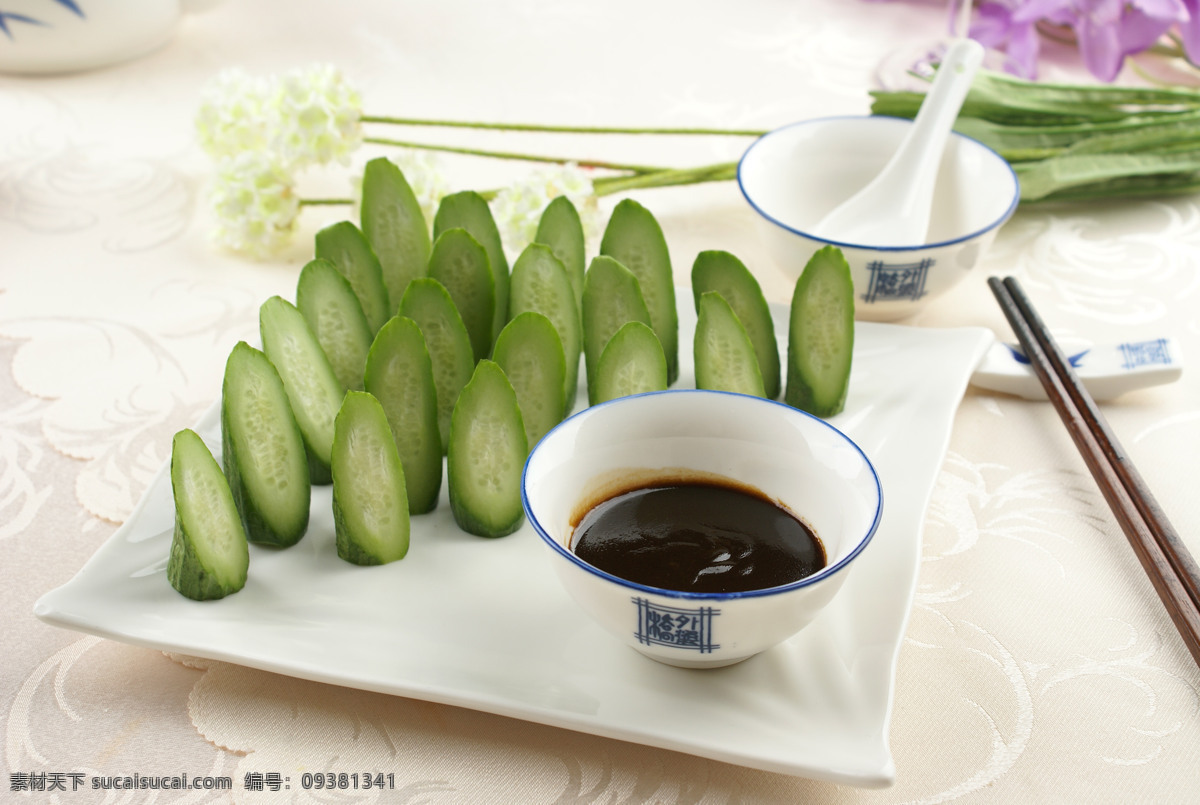 沾酱 小黄瓜 传统美食 餐饮美食