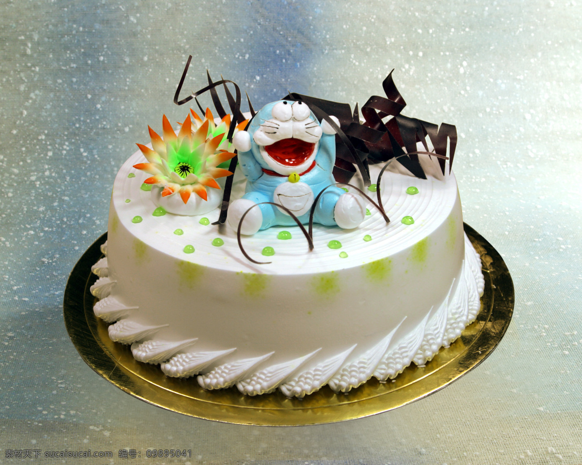 卡通蛋糕 蛋糕 机器猫 叮当 白色蛋糕 生日蛋糕 餐饮美食 西餐美食 摄影图库