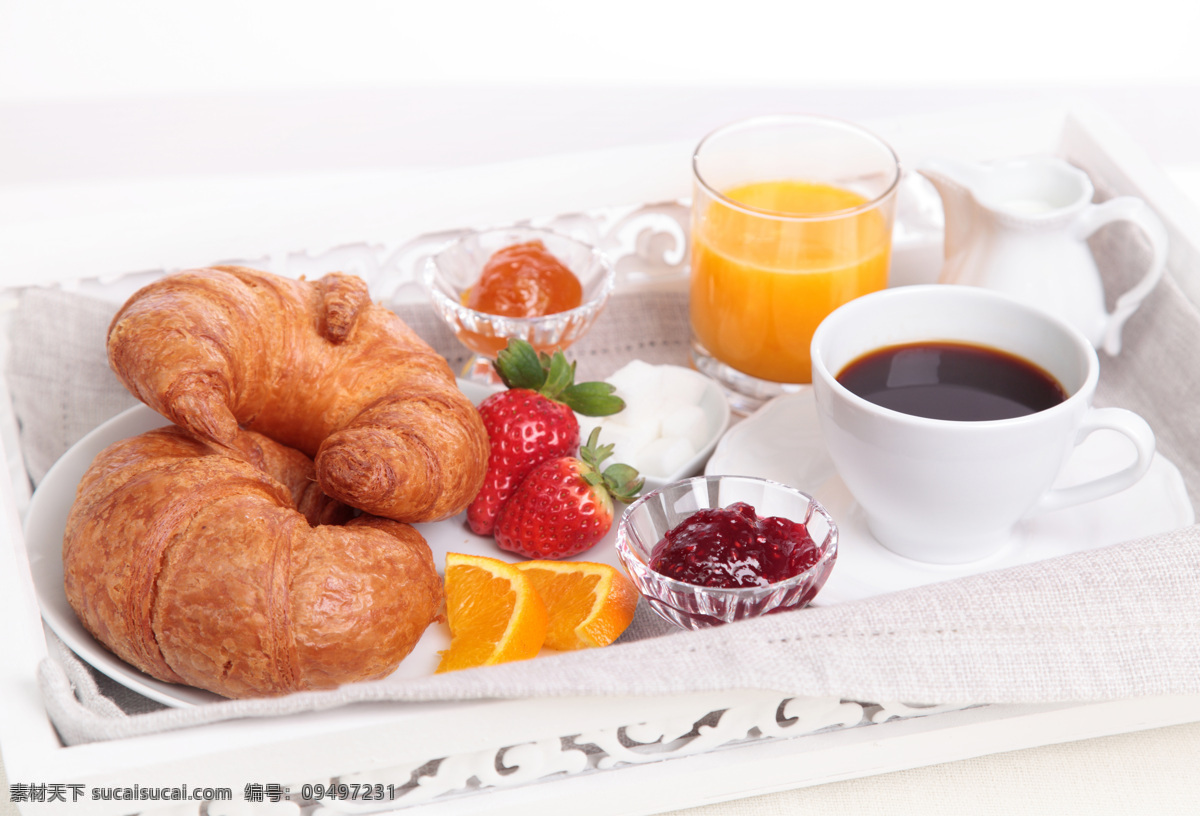 草莓 橙子 橙汁 面包 橙汁饮料 果汁 咖啡 蘸酱 羊角面包 面包美食 食物 美味 外国美食 餐饮美食