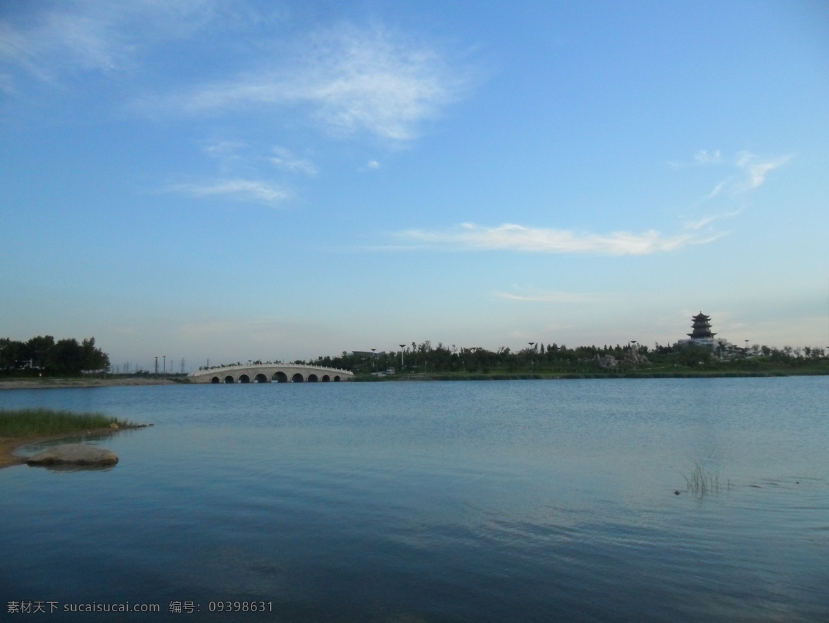 清风湖 山东 东营 清风阁 石桥 蓝天 东营风景集锦 山水风景 自然景观