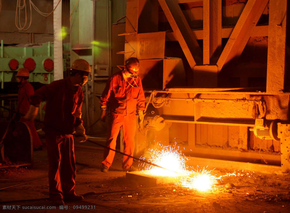 炼钢情景 工业 钢铁厂 炼钢 火花 高炉 工人 现代科技 工业生产 摄影图库