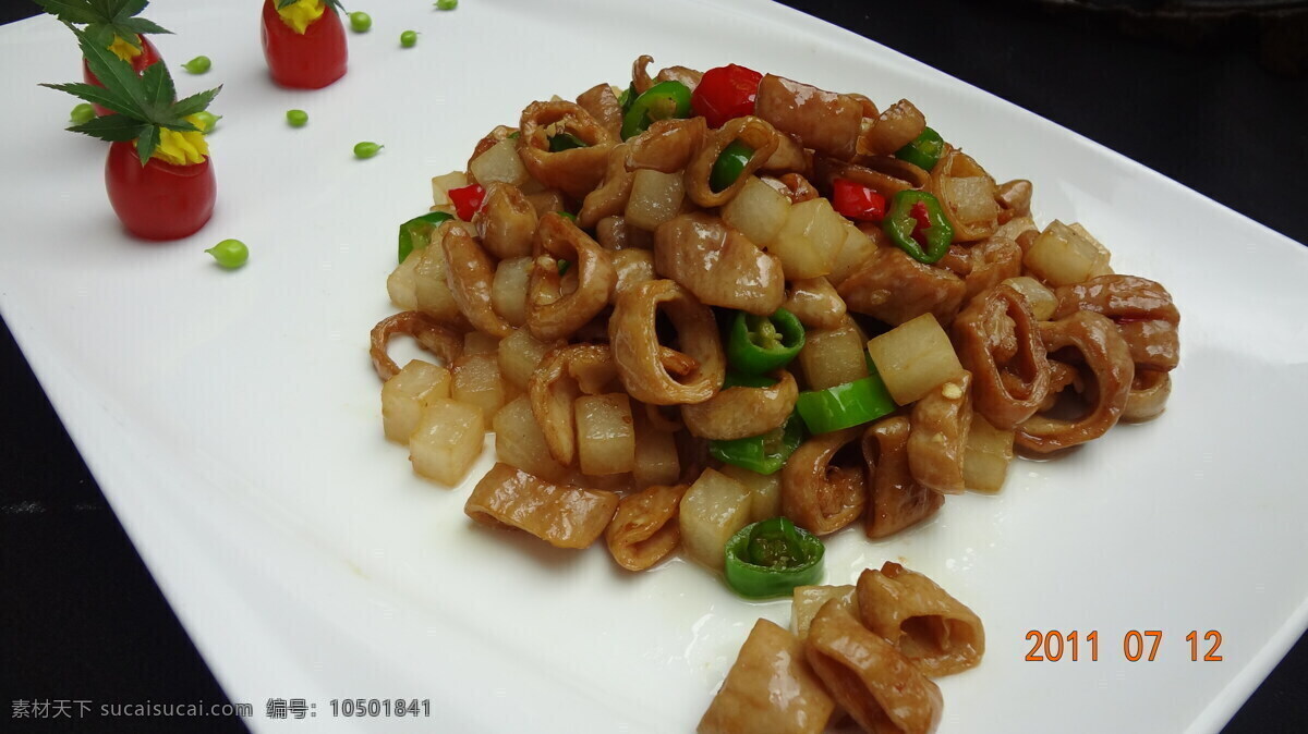 酸菜炒东波 酸菜炒东坡 传统美食 餐饮美食