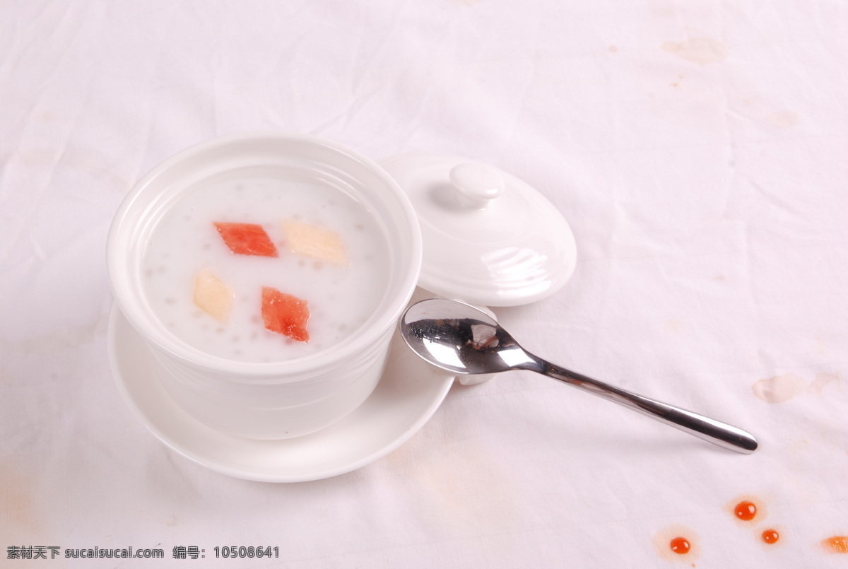 鲜果 西 米露 杯子 餐饮美食 传统美食 勺子 鲜果西米露 矢量图 日常生活