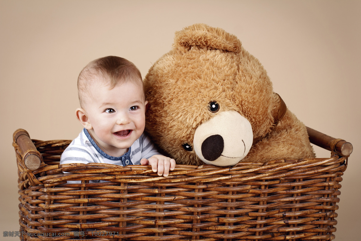 毛绒 熊 婴儿 宝贝 小孩 儿童 孩子 人物摄影 毛绒熊 毛绒熊和婴儿 儿童图片 人物图片