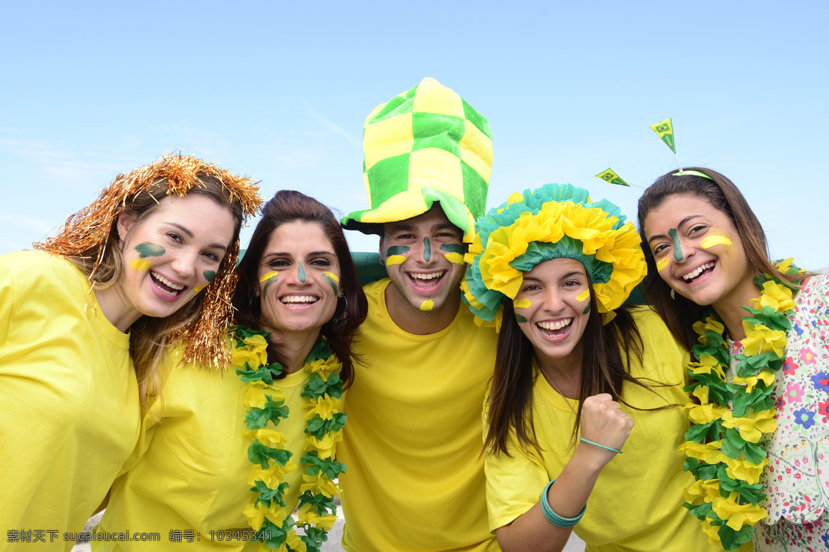 一起 合影 世界杯 球迷 足球 球服 黄色 巴西 体育运动 生活百科