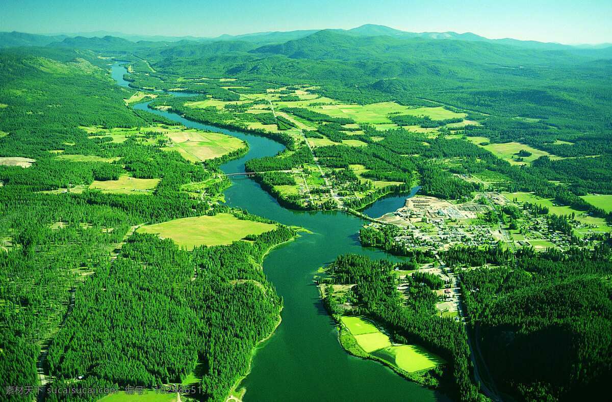 山水 剪影 草地 俯视 河流 流水 森林 山 山水风景 山水剪影 山恋 树木 树林 平地 自然景观 摄影图库 psd源文件