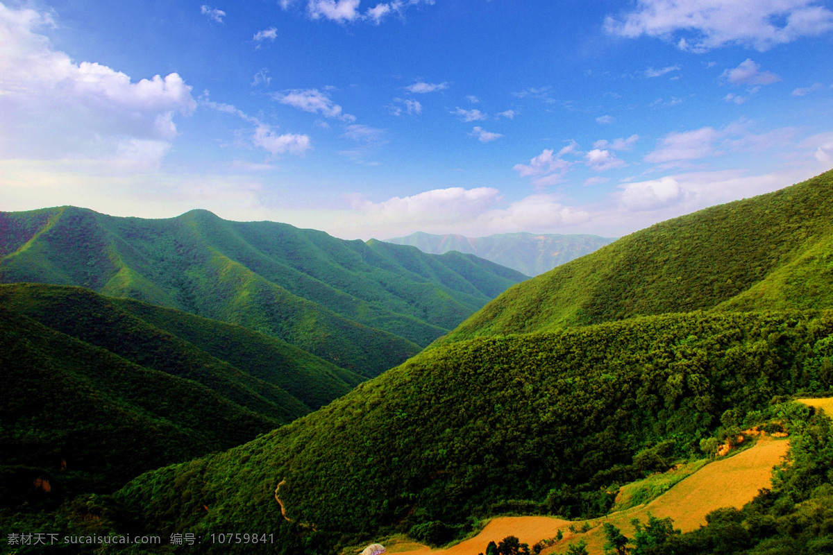 大山 白云 春天 蓝天 旅游摄影 田园风光 自然风景 自然景观 psd源文件