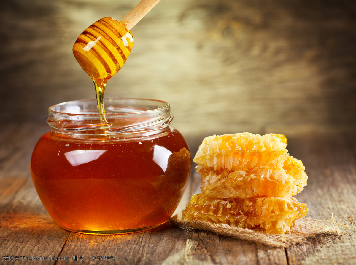美味 蜂蜜 蜂巢 木桌 蜜蜂 美食图片 餐饮美食 食物原料