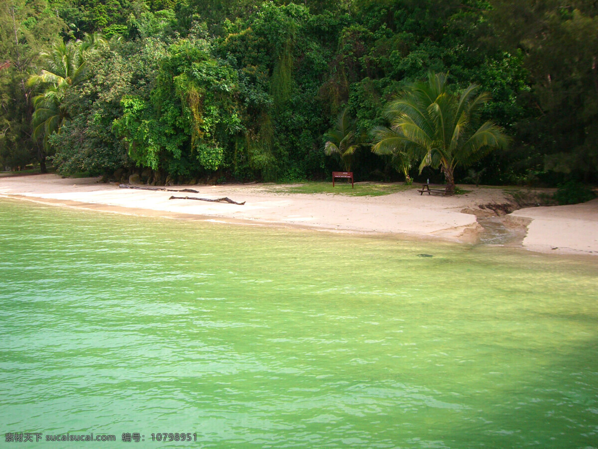 岛屿 海滨 海边 海水 海滩 绿树 沙滩 山水风景 岛屿海滨 水面 自然景观 psd源文件