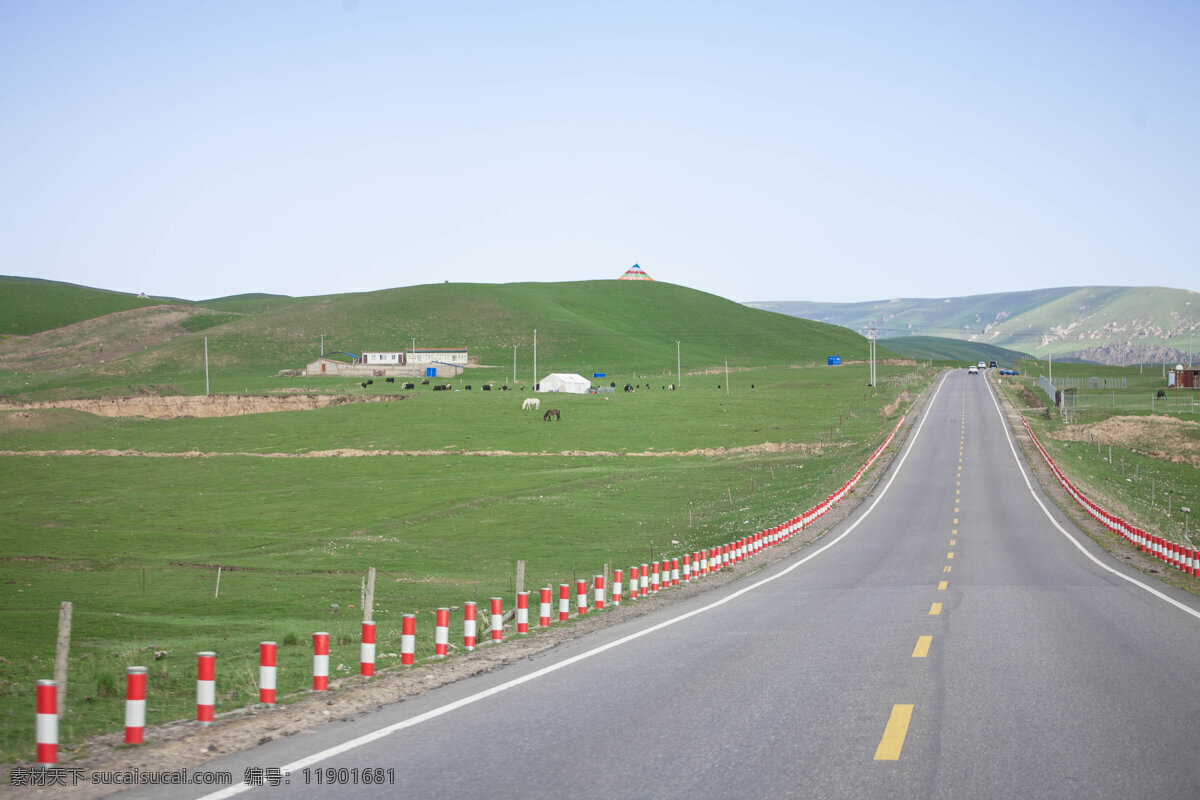 青海高原公路 青海 高原 公路 笔直 蓝天 白云 连绵 草甸 高速 马路 自然景观 自然风景 旅游 青海和甘肃 旅游摄影 国内旅游