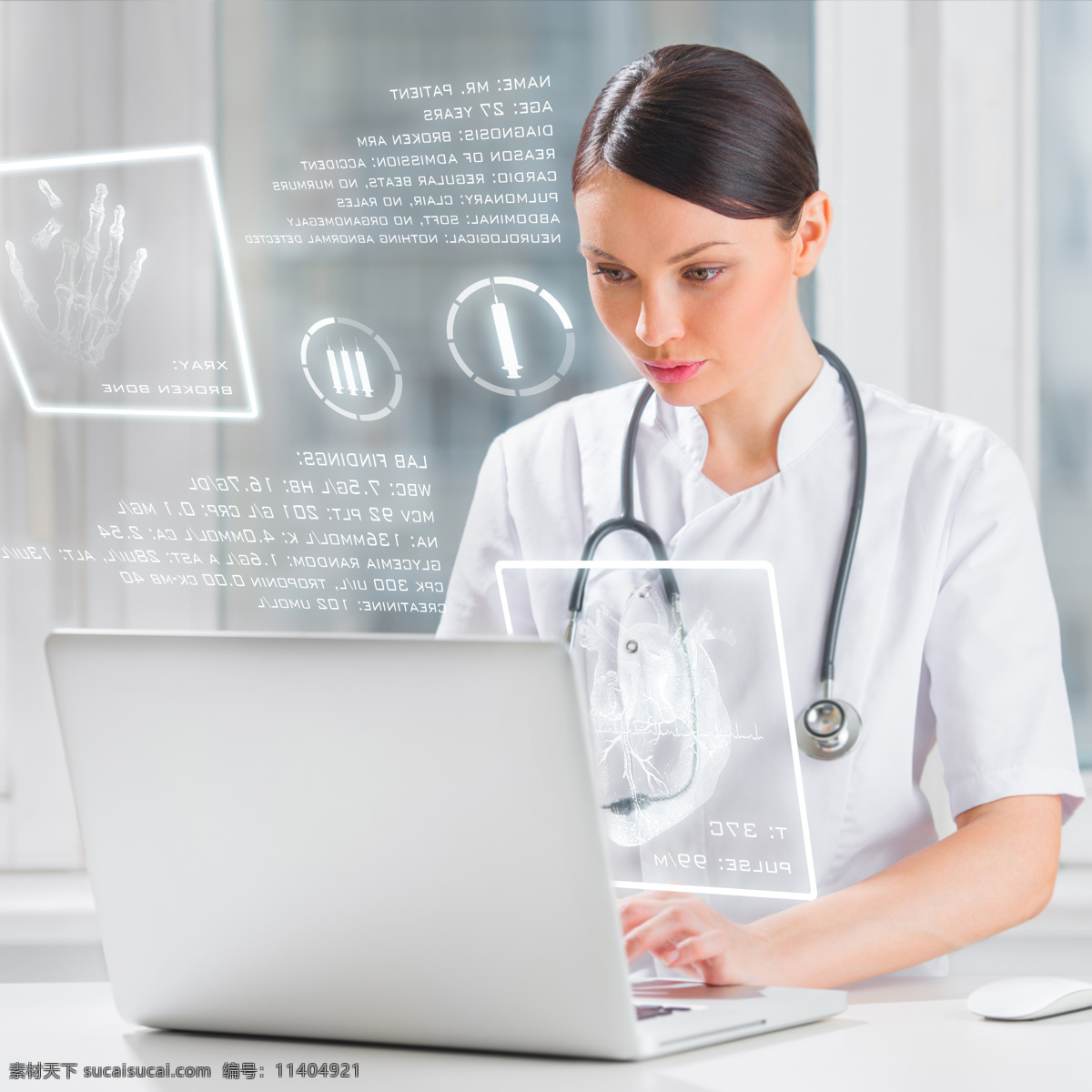 看 电脑 屏幕 女 医生 网页 美女 女人 职业女人 医疗护理 现代科技