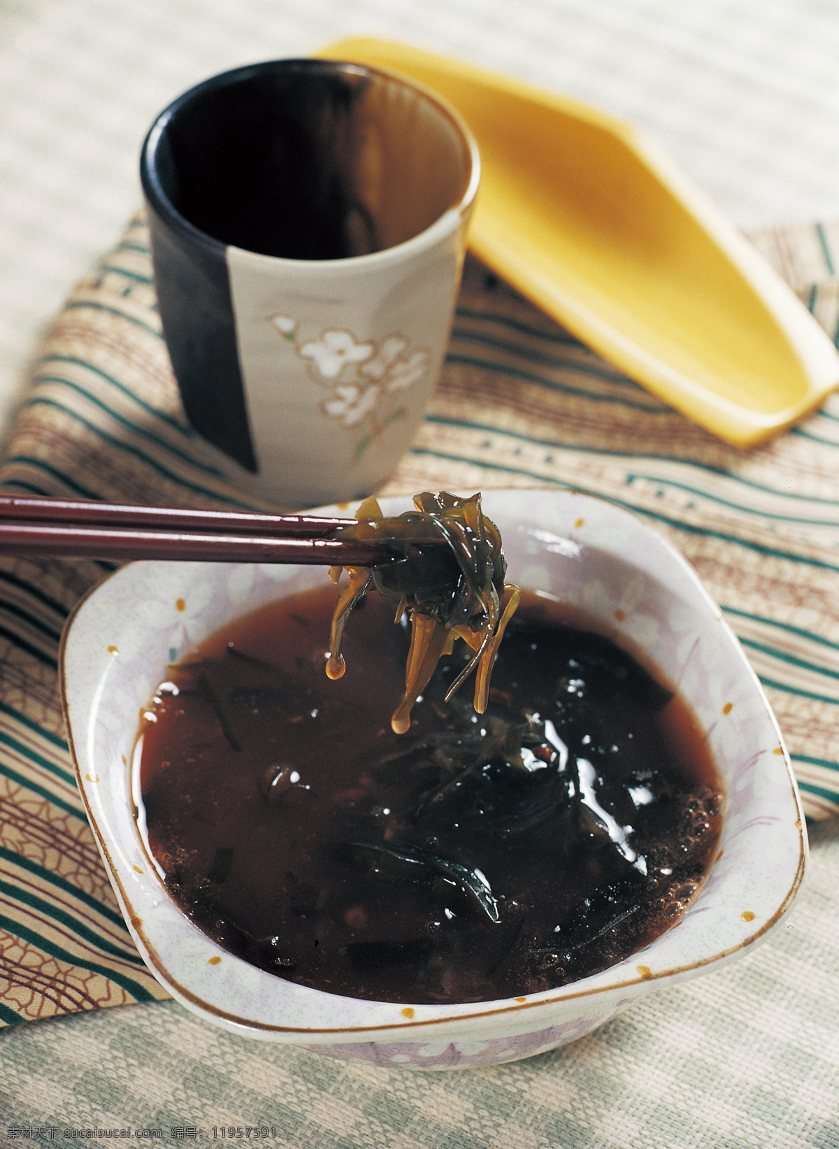 杯子 布 菜谱 菜谱摄影 餐饮美食 传统美食 海带 筷子 美食 摄影图片 美食摄影 海带汤 汤 碗 矢量图 日常生活