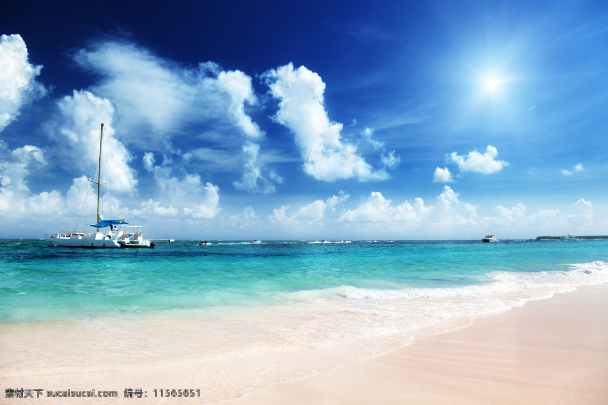 蔚蓝 大海 上 帆船 沙滩 蓝天 白云 阳光 自然风景 自然景观 白色