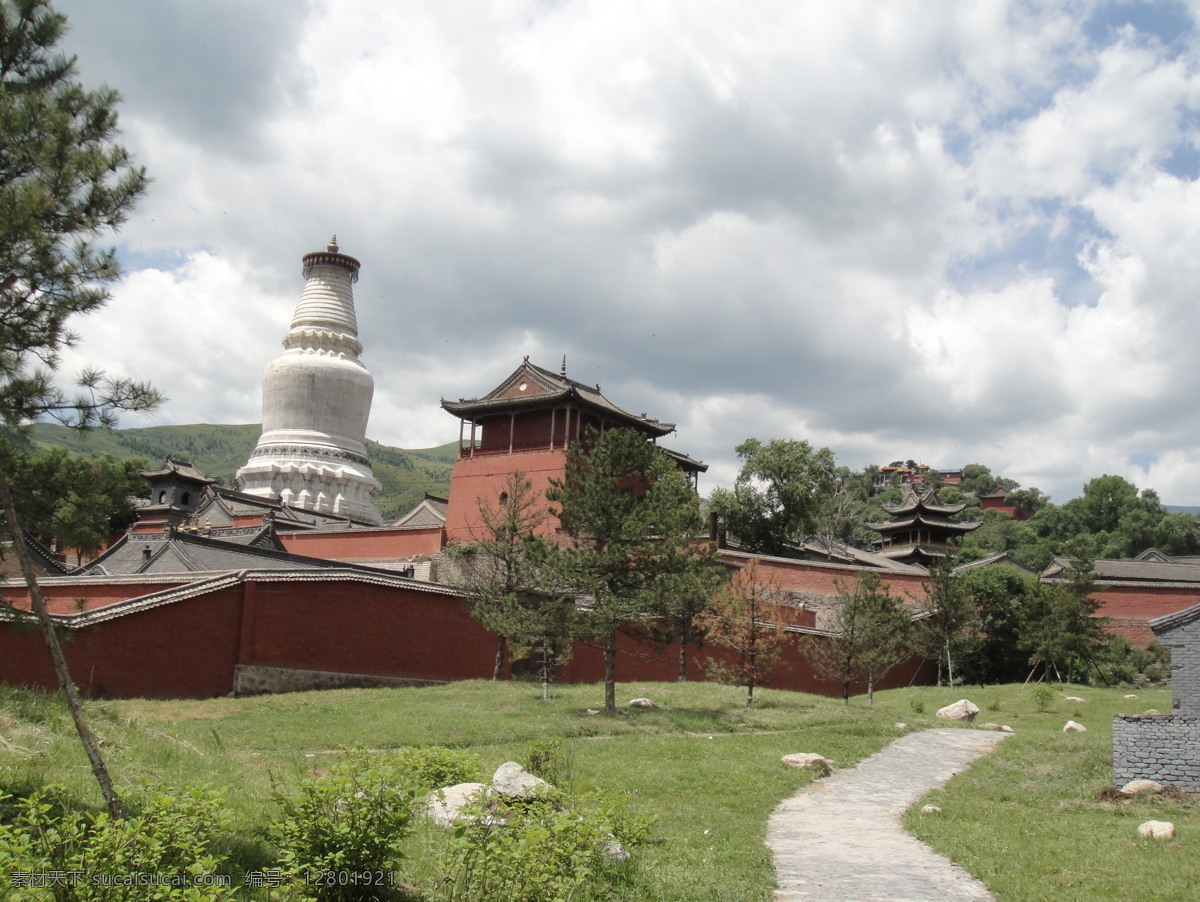 五台山 塔 白云 草地 小道 国内旅游 旅游摄影