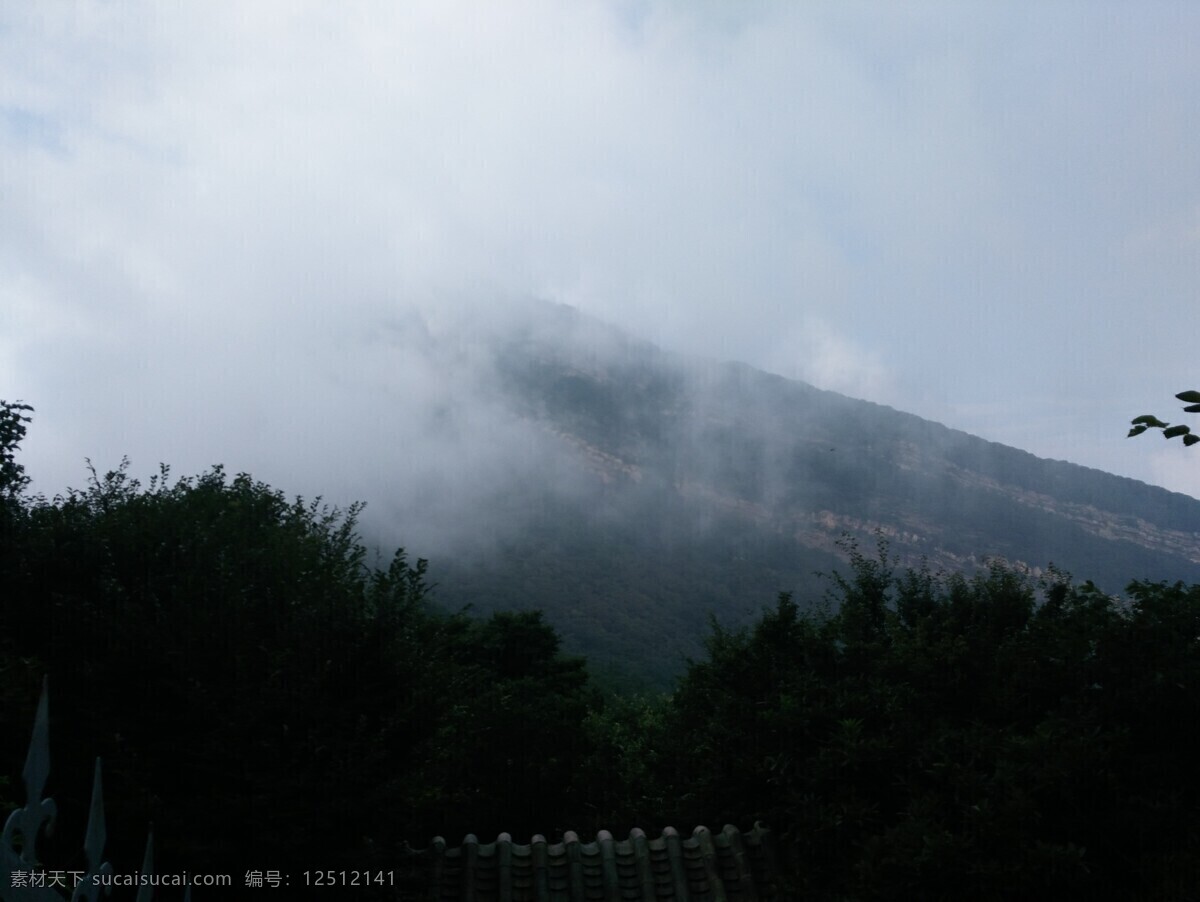 迷失的雾 隐藏 雾 里 山 山中的雾