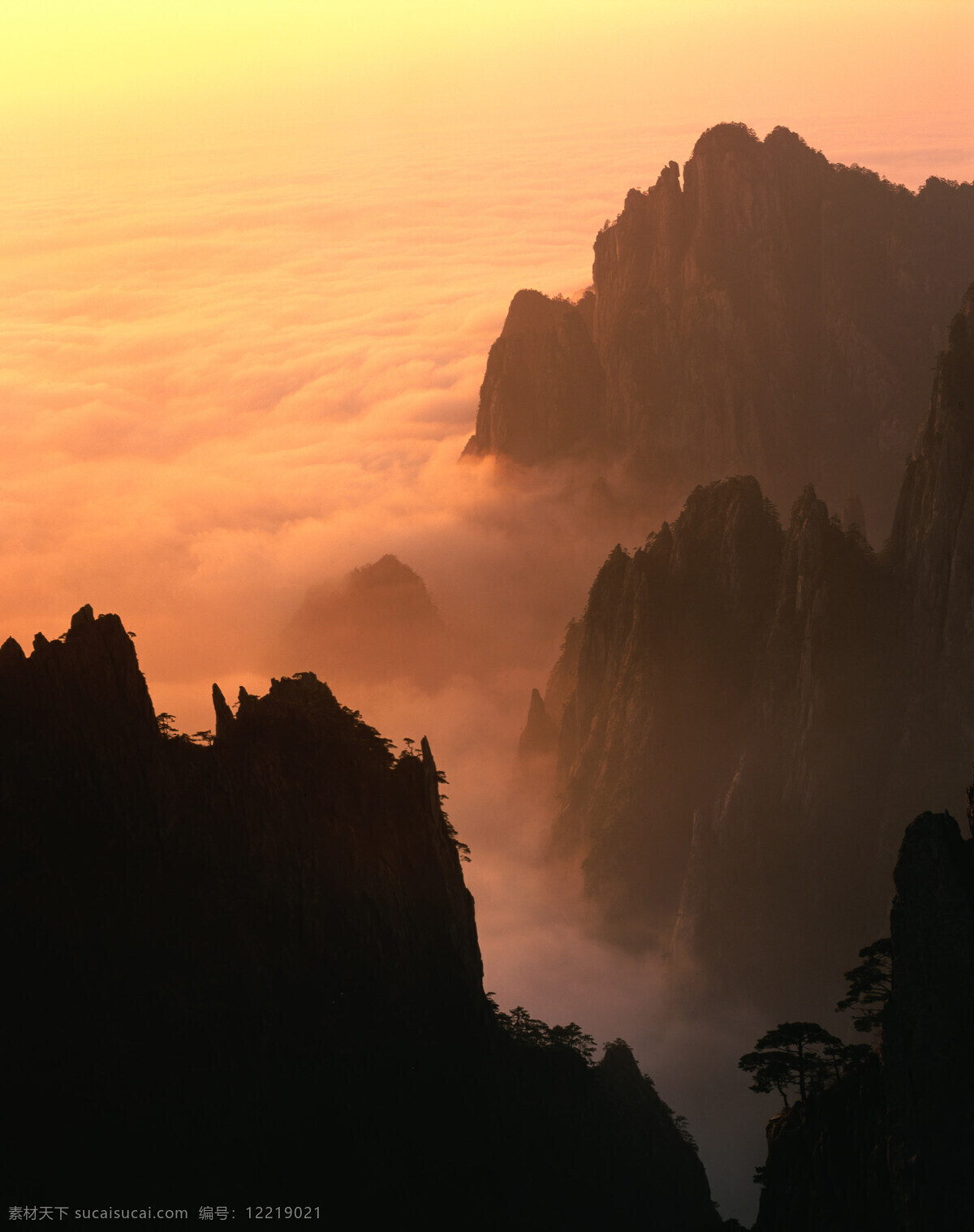 山峰 自然风景 高度 天空 夕阳 设计素材 高清大图 景观 山水风景 风景图片