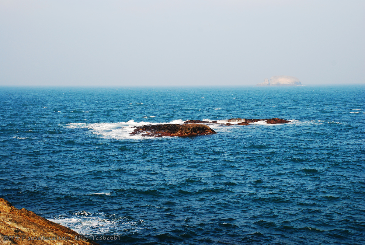 美丽渔山岛 大海 海浪 礁石 浪花 自然风景 自然景观