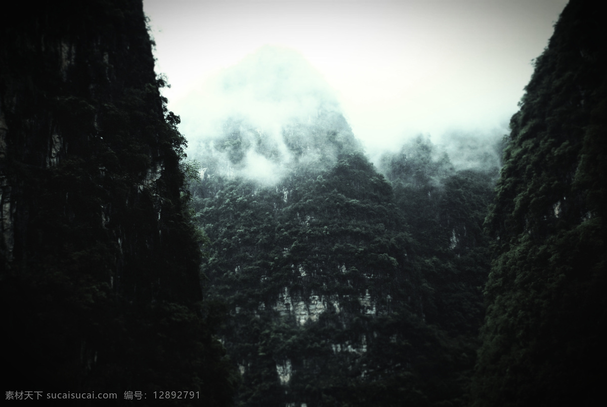 烟雨阳朔 阳朔 桂林山水 山水 烟雨 雨景 雨雾 山景 风景摄影 自然景观 自然风景