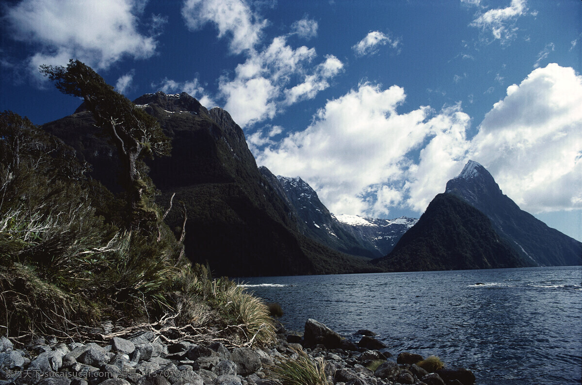 山景 山峰 山 山峦 高山风景 雪山 湖泊 湖 大海 美丽风景 自然风景 生态环境 自然景观 黑色