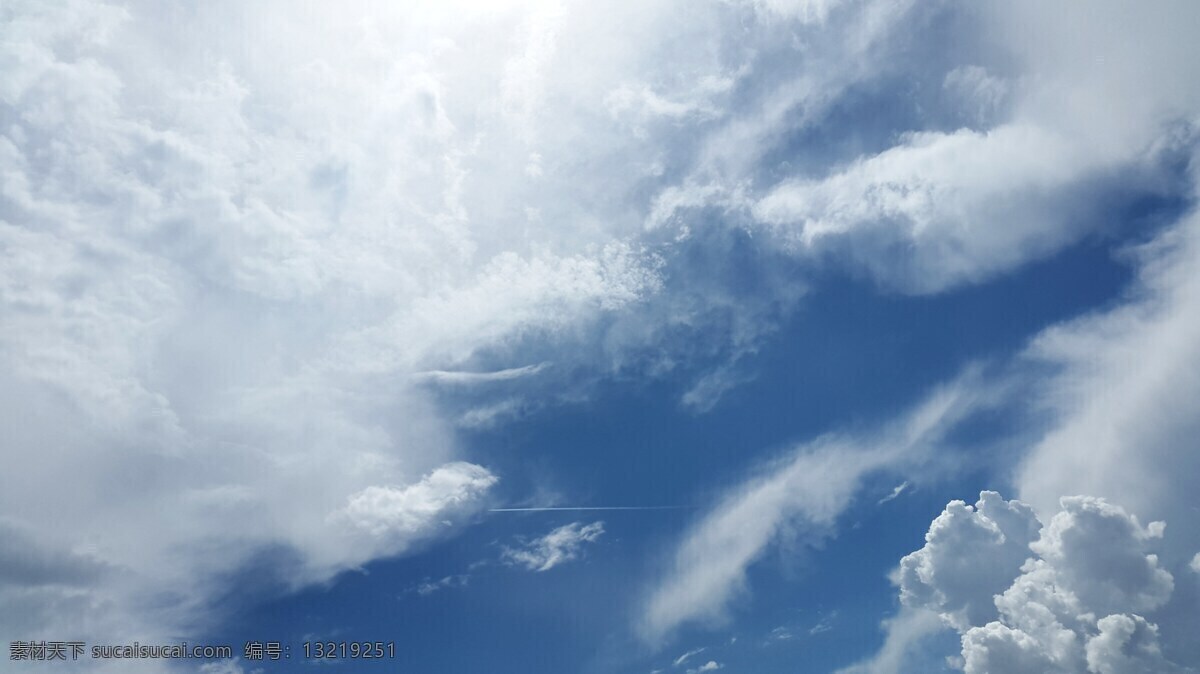 蓝色天空 天空 云 气氛 空气 氧气 自由 天空蓝 夏季 积云 蓝色