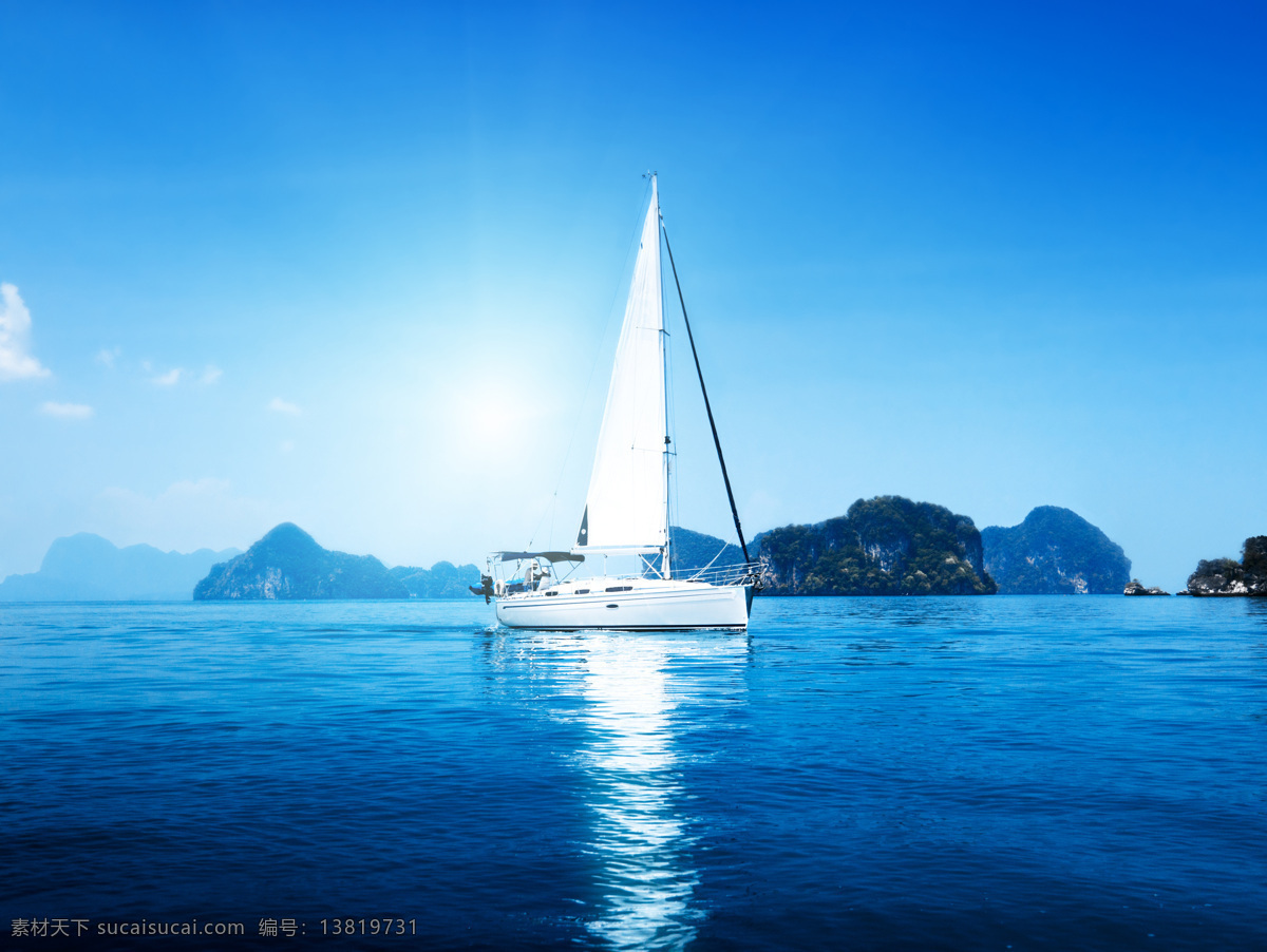 蓝色 海面 上 帆船 大海 游艇 航海 旅行 自然风景 自然景观