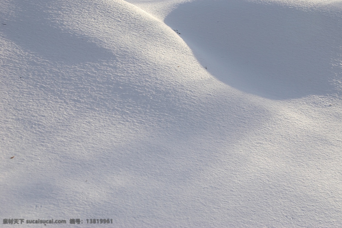 冬天积雪摄影 冬天雪景 冬季 美丽风景 美丽雪景 白雪 积雪 风景摄影 自然风景 自然景观 灰色
