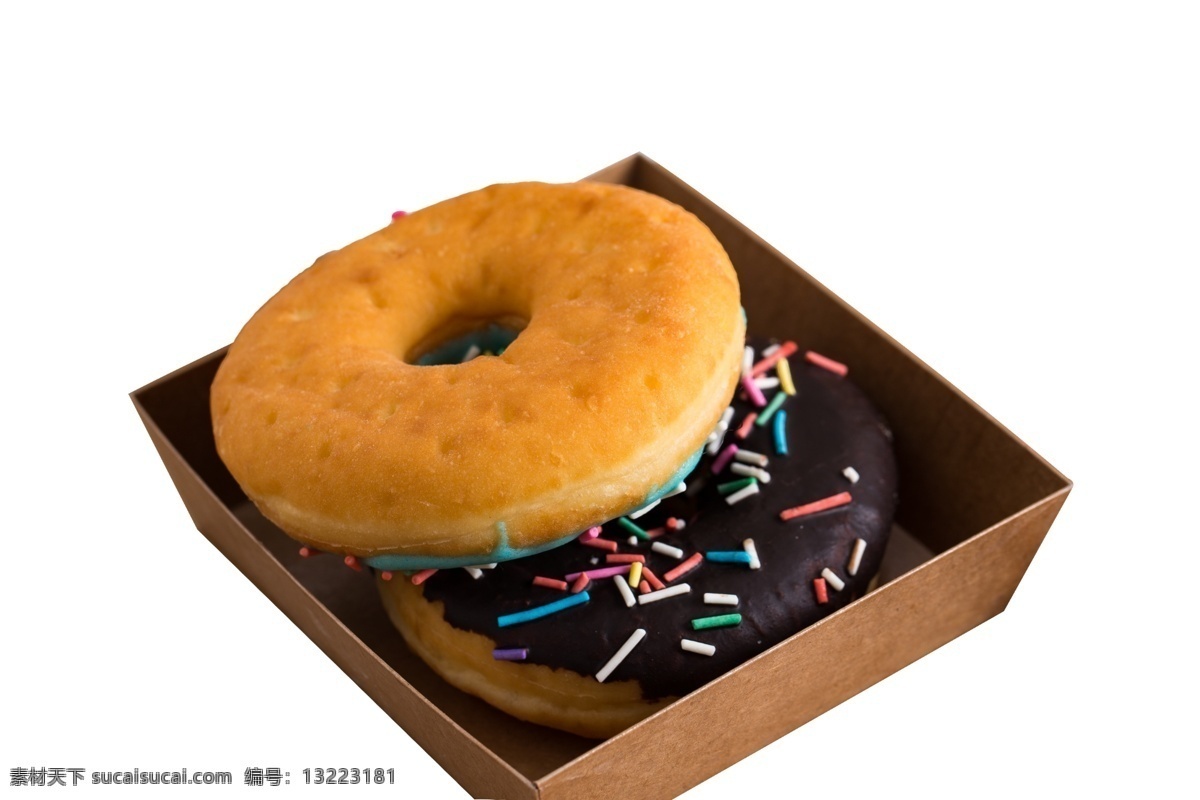 纸盒 蛋糕 巧克力 纸盒蛋糕 巧克力蛋糕 甜点 甜食 白盘 白色 盘子 美味 美食 摆拍