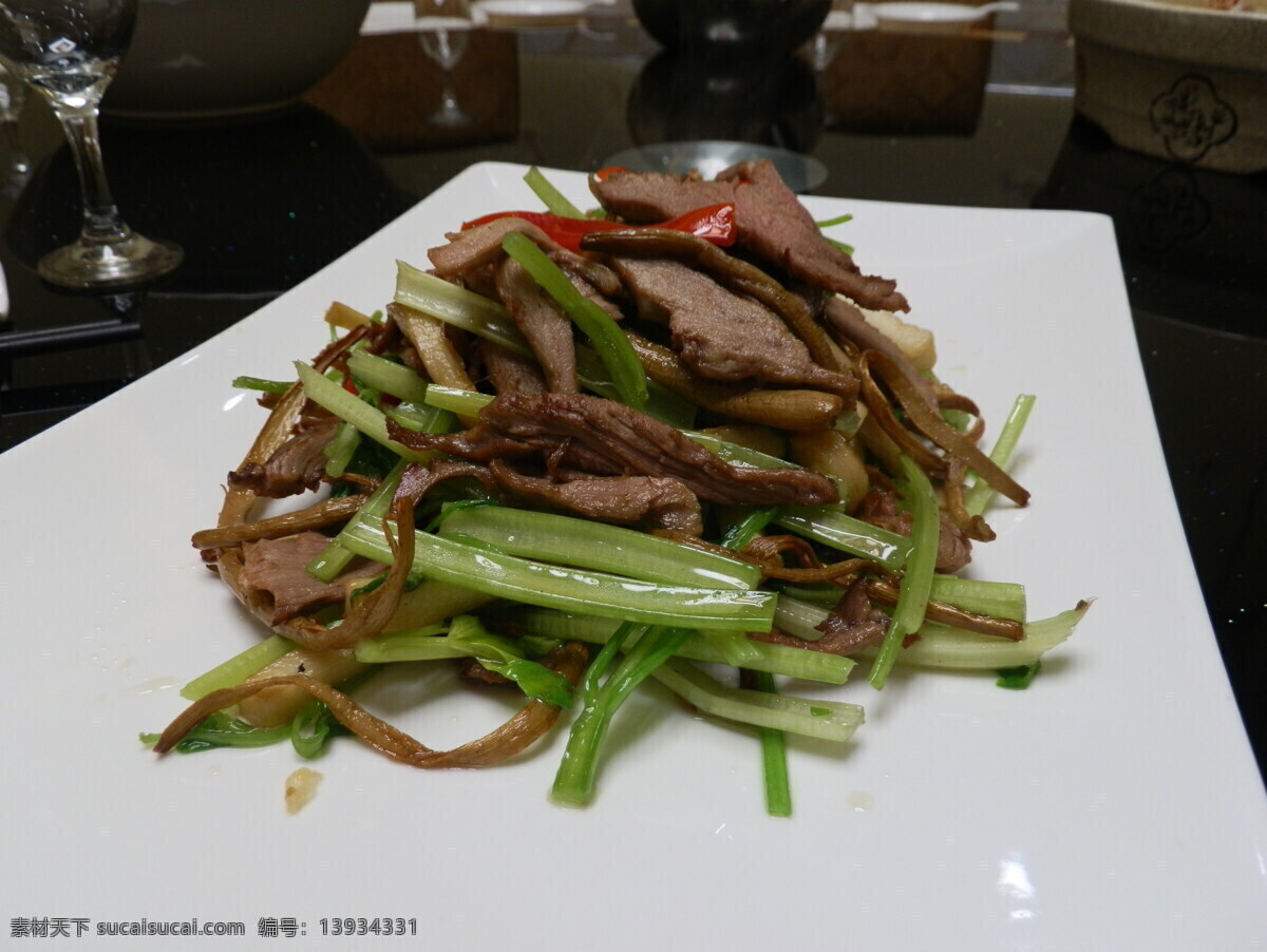 西芹炒腊肉 西芹 腊肉 川湘菜 美食 完美 传统美食 餐饮美食