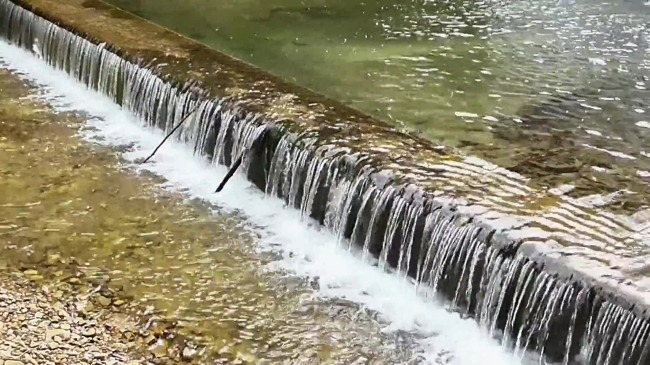 视频背景 实拍视频 视频 视频素材 视频模版 堤坝 河流 堤坝河流