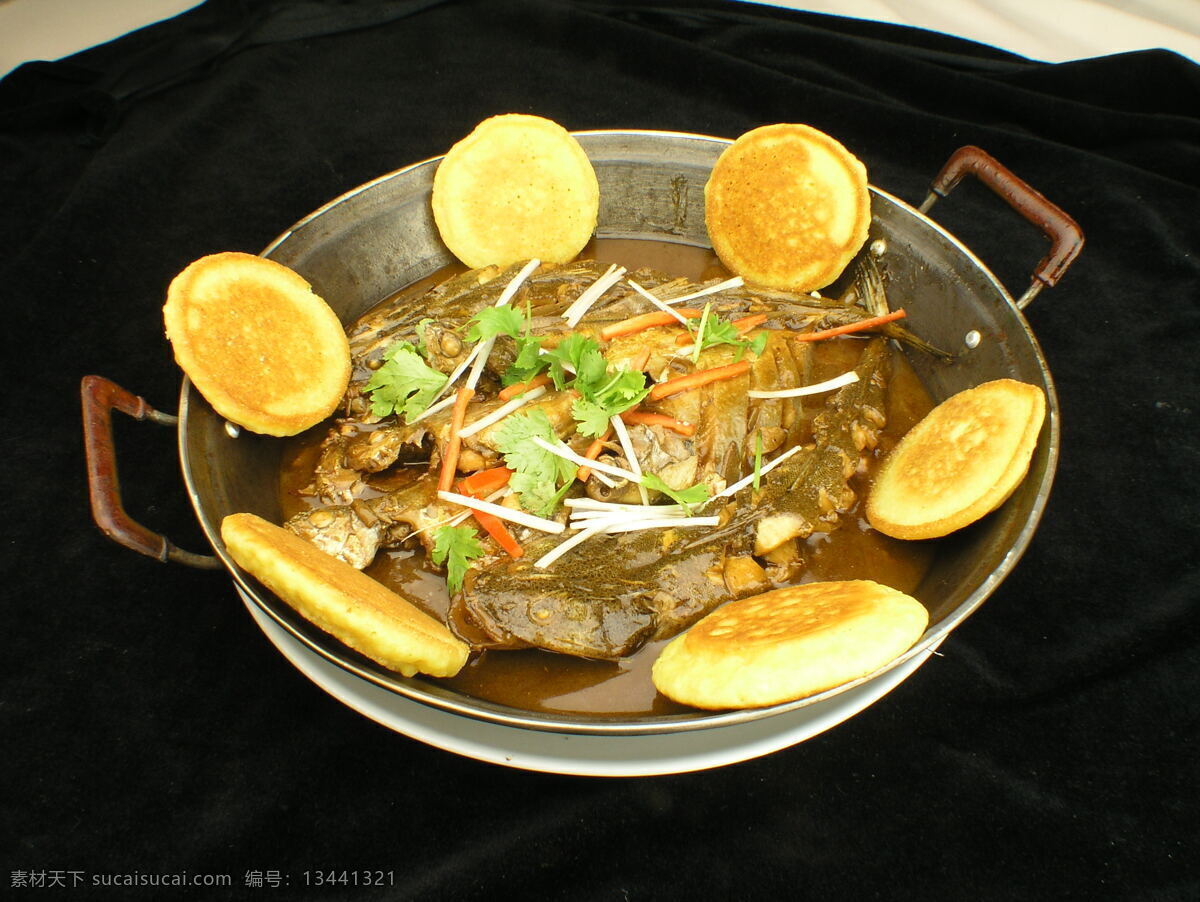 中华美食 鱼锅 饼子 鱼锅饼子 餐饮美食 传统美食