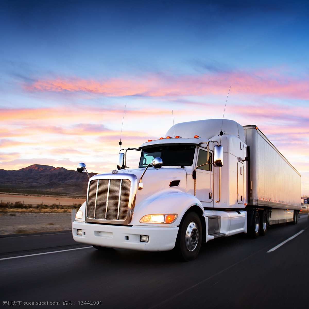 公路 上 白色 重型 货车 重型货车 汽车 运输 交通工具 汽车图片 现代科技