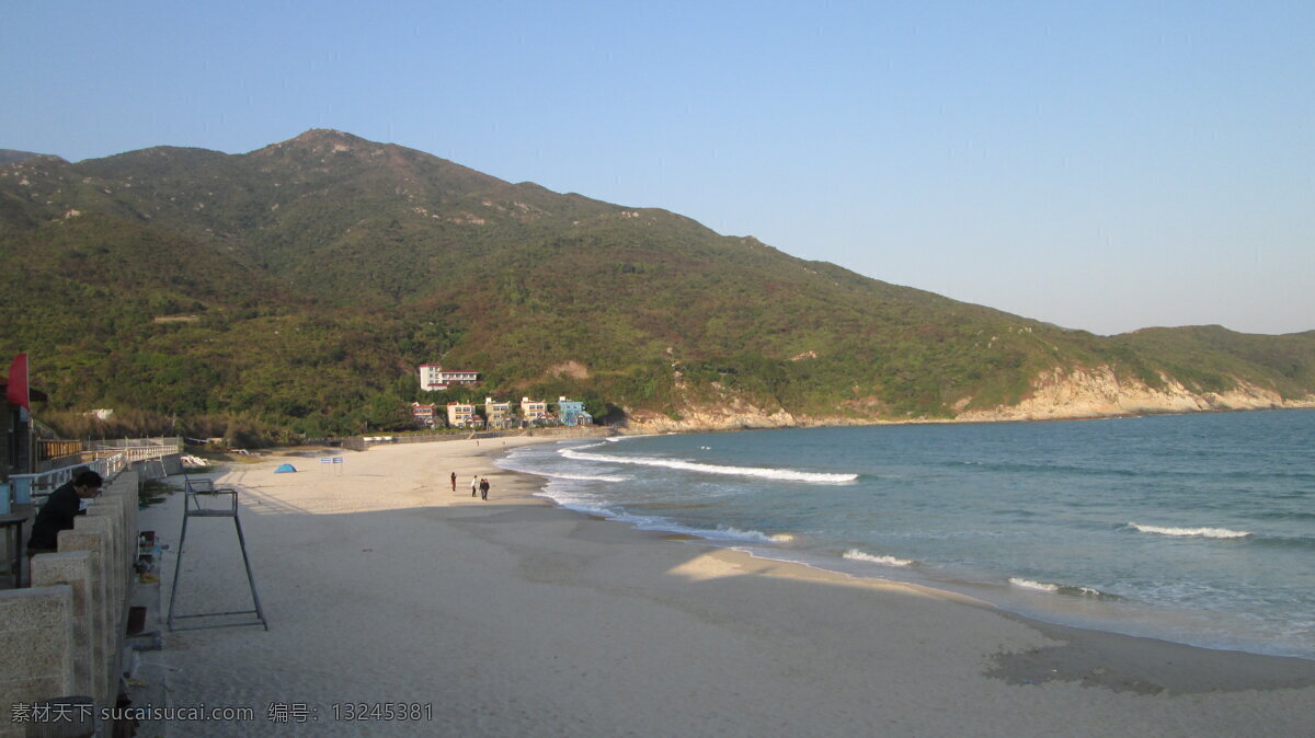 别墅 大海 度假村 高山 海边 海边别墅 海浪 蓝天 深圳 东涌 海滩 深圳东涌海滩 沙滩 深圳大鹏 大鹏半岛 景观 自然风景 自然景观 psd源文件