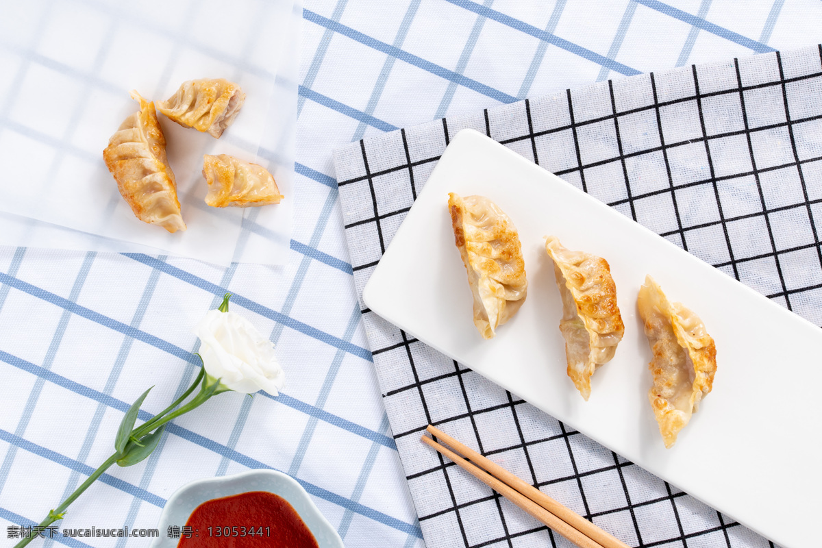 日式煎饺 煎饺 饺子 日式美食 寿司卷 日式菜 日本菜 日本料理 熟食 美食海报 美食文化 美食素材 美食图片 美食宣传 餐饮广告 特色美食 食物特写 餐饮美食