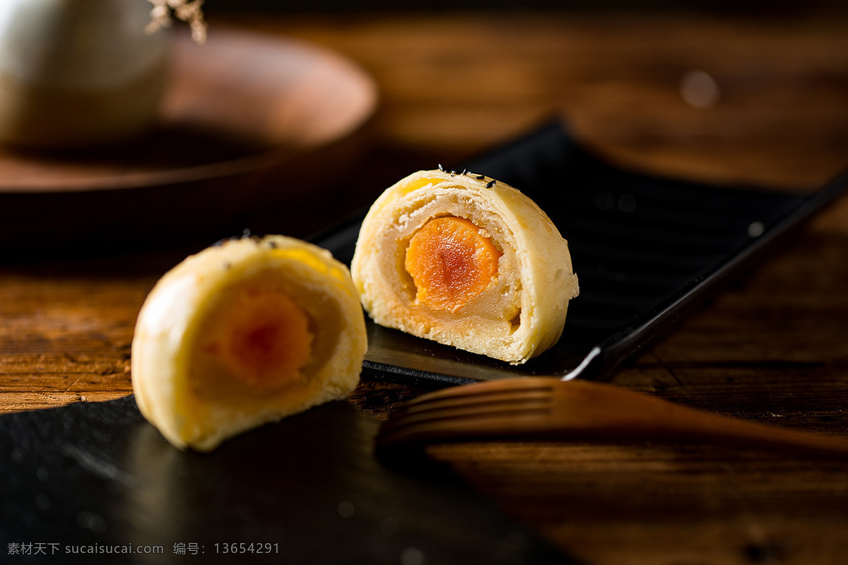 莲蓉蛋黄酥 苏式月饼 月饼 蛋黄酥 好吃的蛋黄酥 餐饮美食 传统美食