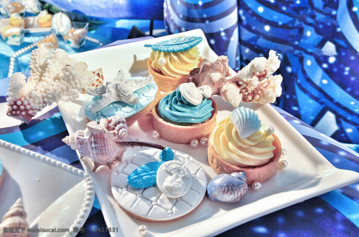 蓝色 主题 甜品 婚礼背景 婚礼海报 婚礼 爱情 蛋糕 因为爱情 往后余生 婚礼甜品 甜点 盘子 餐饮美食 传统美食
